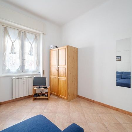 Borgoratti Comfortable Apartment Genoa Bagian luar foto