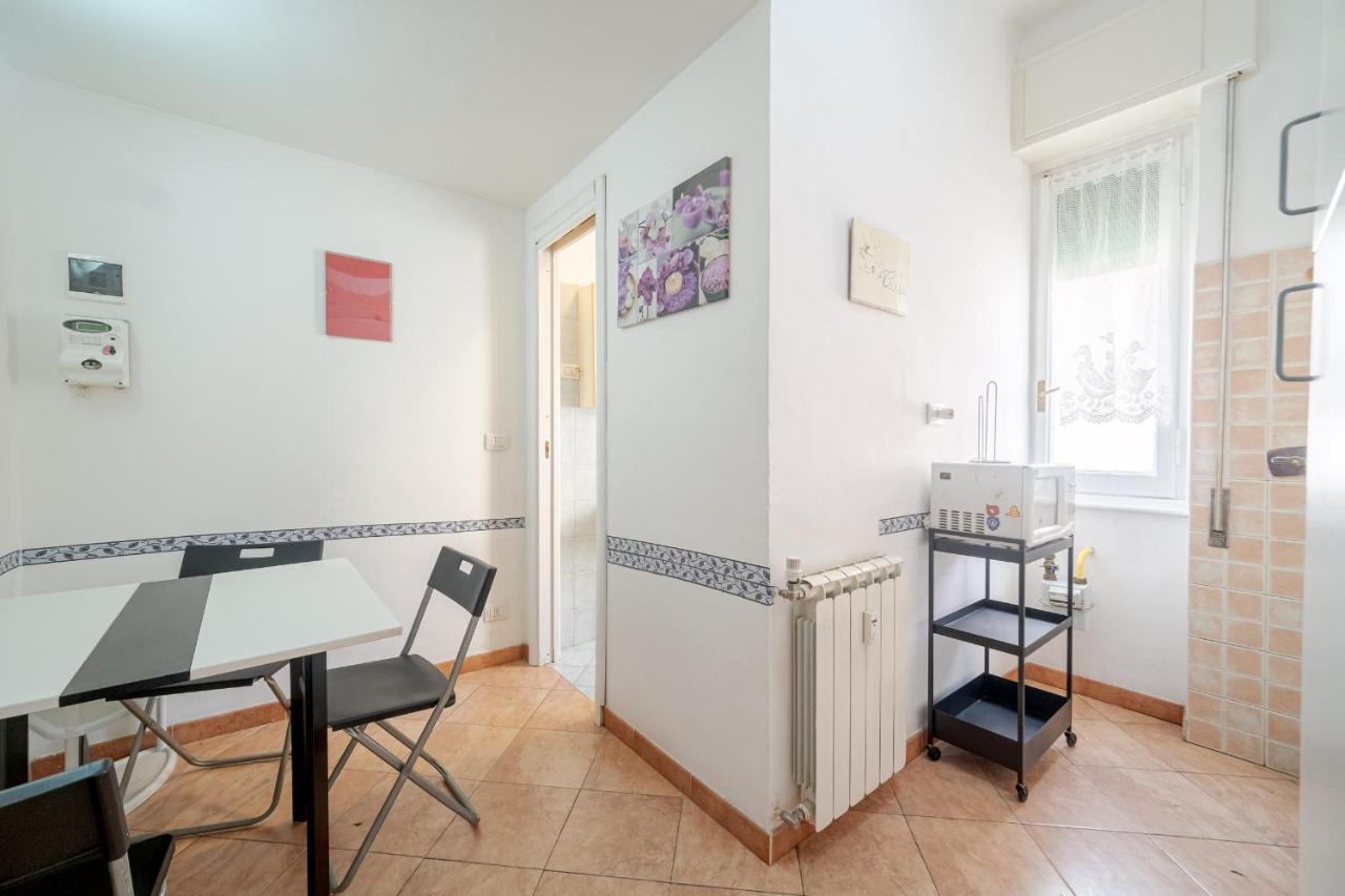 Borgoratti Comfortable Apartment Genoa Bagian luar foto
